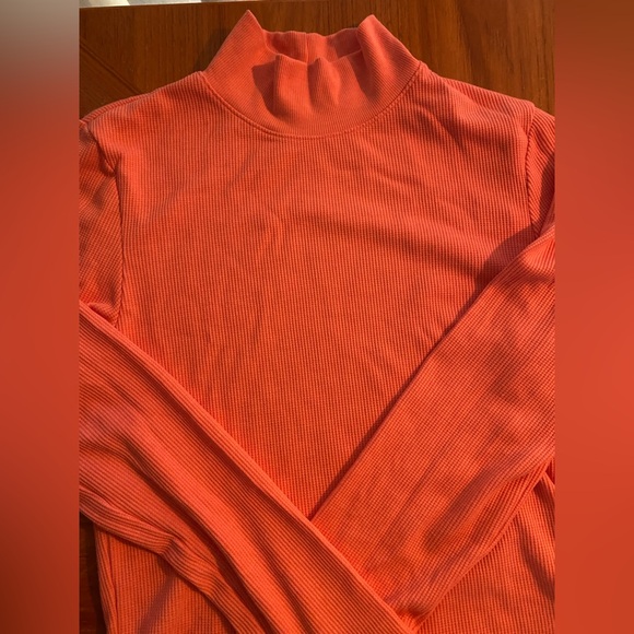 American Eagle outfitters long sleeve mock neck thermal shirt. Size large - Picture 2 of 3